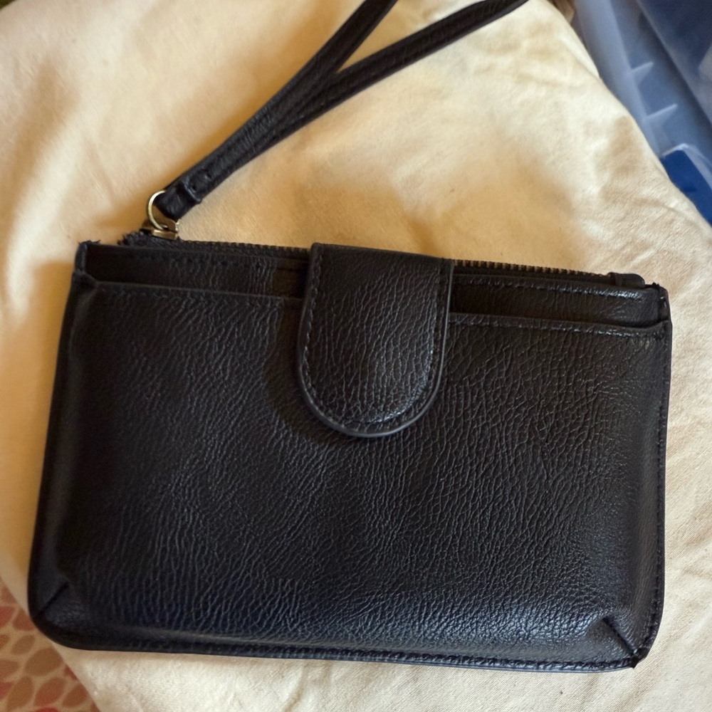 Universal Thread black wristlet NOWT